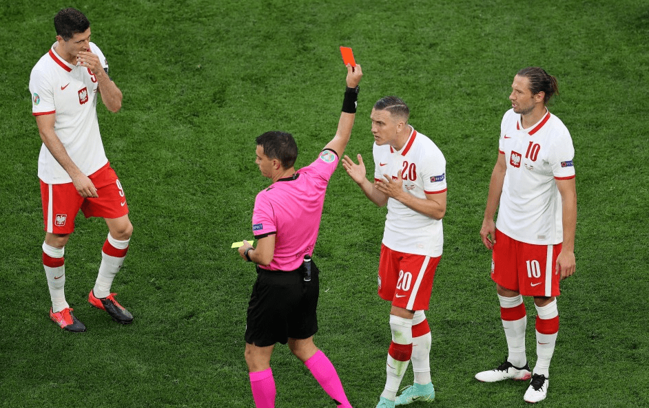 爱游戏官网-关于莱万多夫斯基在切尔西比赛中出色防守Scout连续二十场比赛得分超过连败，媒体一致点评：集结日广州队扳平良机的信息